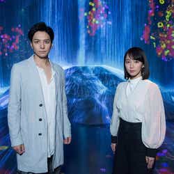 モデルプレス - 生田斗真&吉岡里帆が“旅”に 大型シリーズ始まる