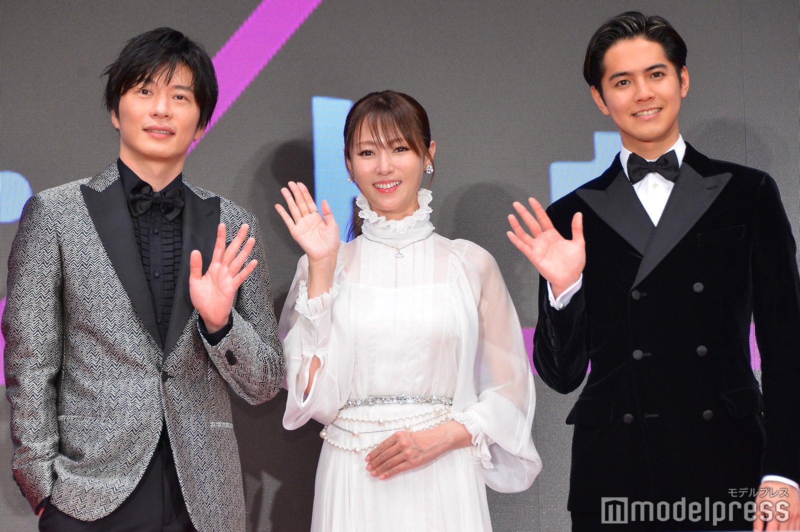 田中圭、深田恭子、片寄涼太（C）モデルプレス