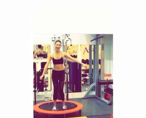 菜々緒、美くびれ際立つトレーニング風景公開 努力に称賛の声