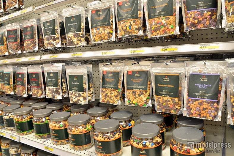 ナッツとドライフルーツの詰め合わせ、1袋4ドル程度から