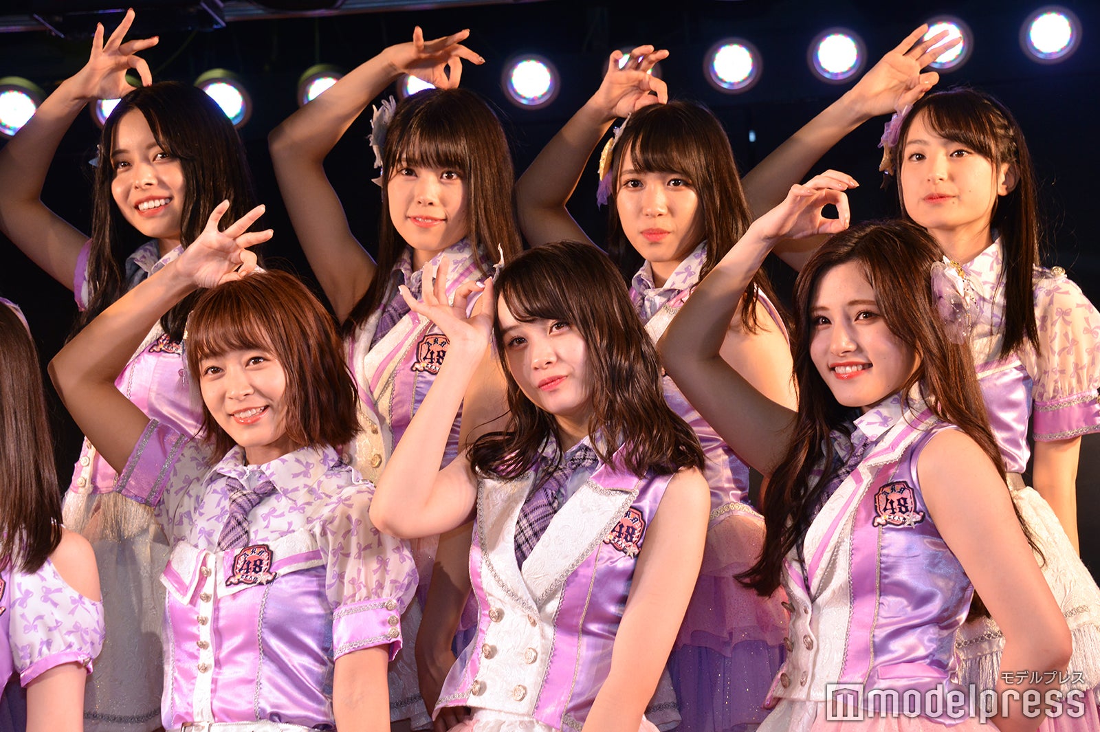 （下段左から）太田奈緒、横山結衣、谷川聖（上段左から）人見古都音、吉川七瀬、山本瑠香、川原美咲／AKB48チーム8「その雫は、未来へと繋がる虹になる。」公演 （C）モデルプレス