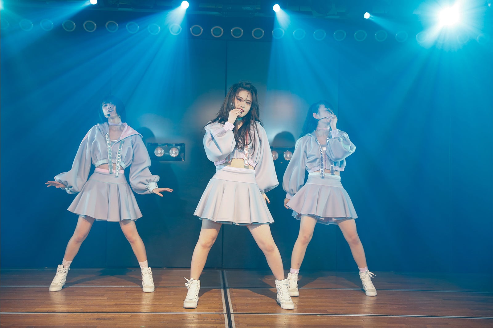 大西桃香、谷川聖、横山結衣／AKB48チーム8「その雫は、未来へと繋がる虹になる。」公演（C）AKS