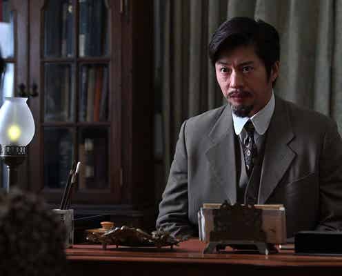 田中圭、伊藤博文の知られざる素顔体現 ディーン・フジオカは華麗なダンス披露<津田梅子 ~お札になった留学生~>