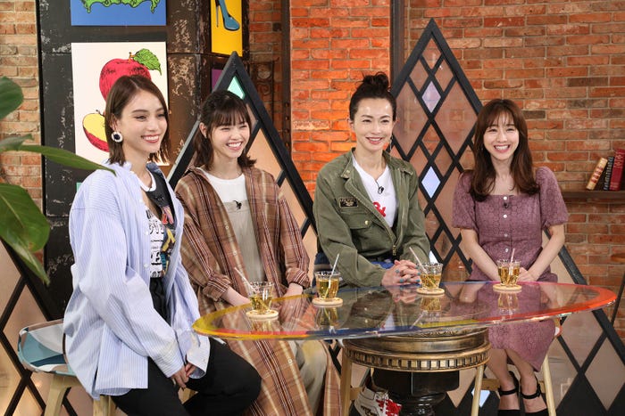 (左から)滝沢カレン、西野七瀬、長谷川京子、田中みな実(写真提供:カンテレ)