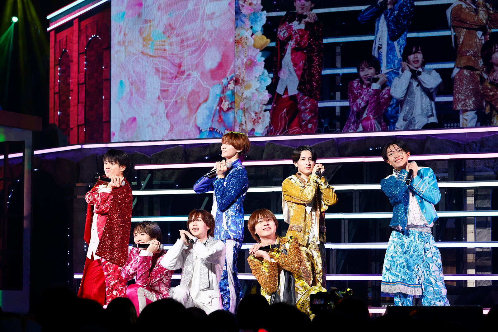 関西ジュニアAmBitious、初全国ホールツアーで妖艶な新境地へ ストーリー仕立て・日替わりコーナーでファン魅了【ライブレポ／初めまして全国ツアー AmBitiousをよろしくお願いシャス。】