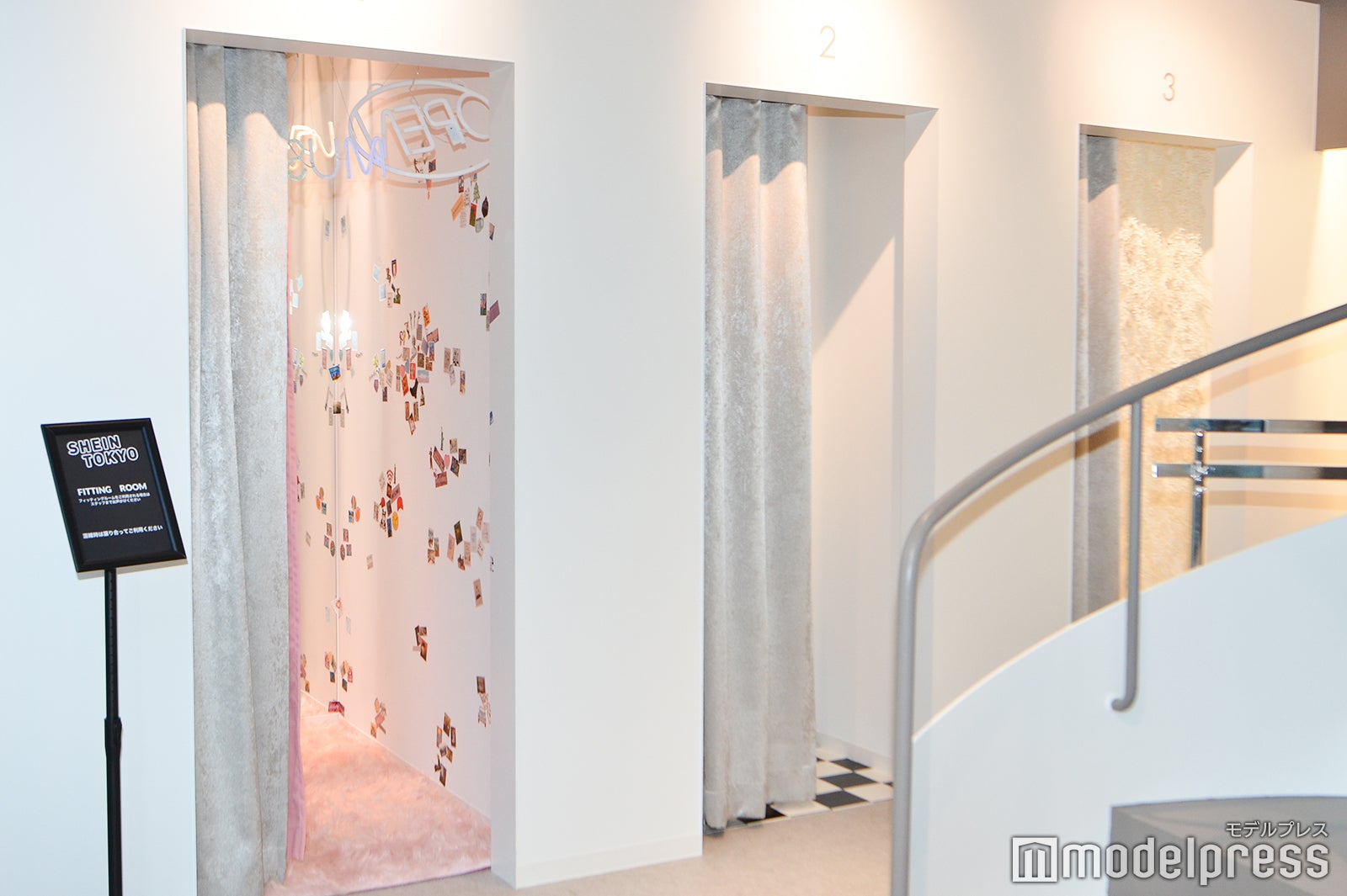 フィッティングルーム／『SHEIN TOKYO』（C）モデルプレス