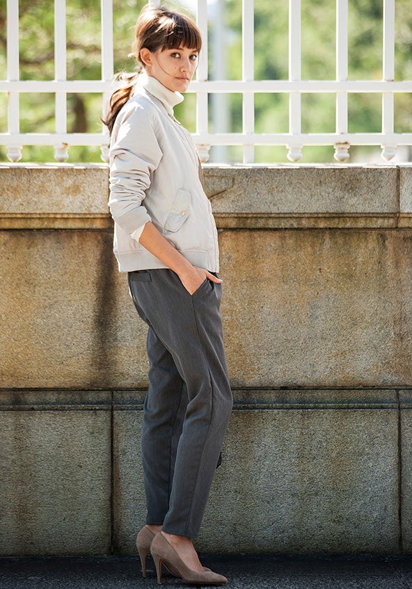 リラックステーパードパンツ「STYLEST」2,980円（税込）／画像提供：STYLEST