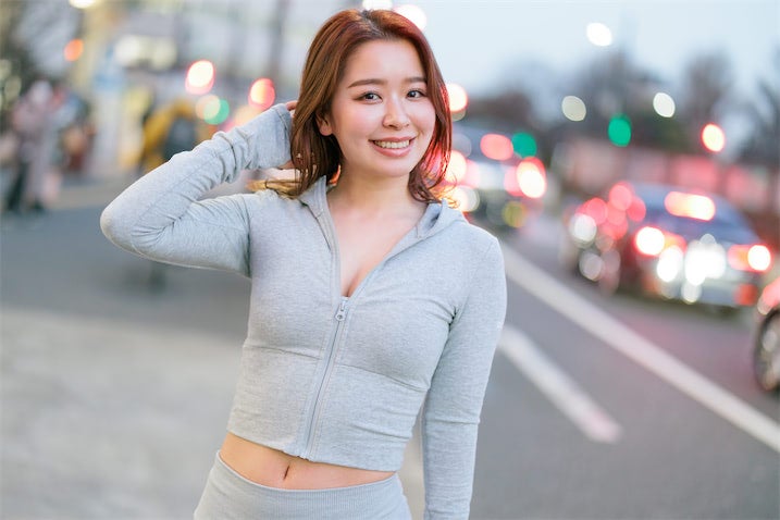 SNS総フォロワー30万人超、美ボディトレーナーSakuraのグラビア挑戦「撮影で“もうちょっと食べてきて”と言われました」