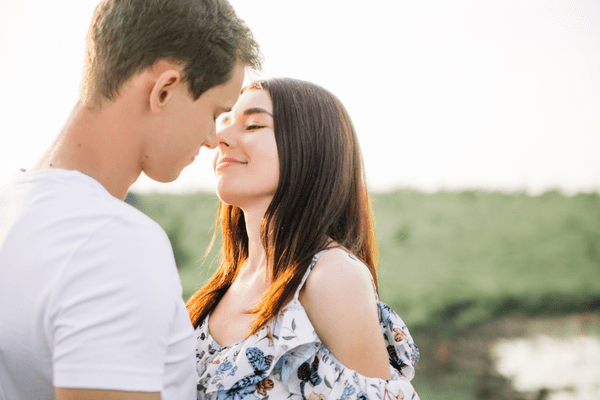 もしかしてチューしたいの 彼に キスしたいと思わせる方法 4つ モデルプレス