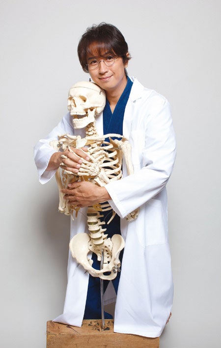 あかねの片思いの相手・小乃東風を演じる谷原章介(c)NTV