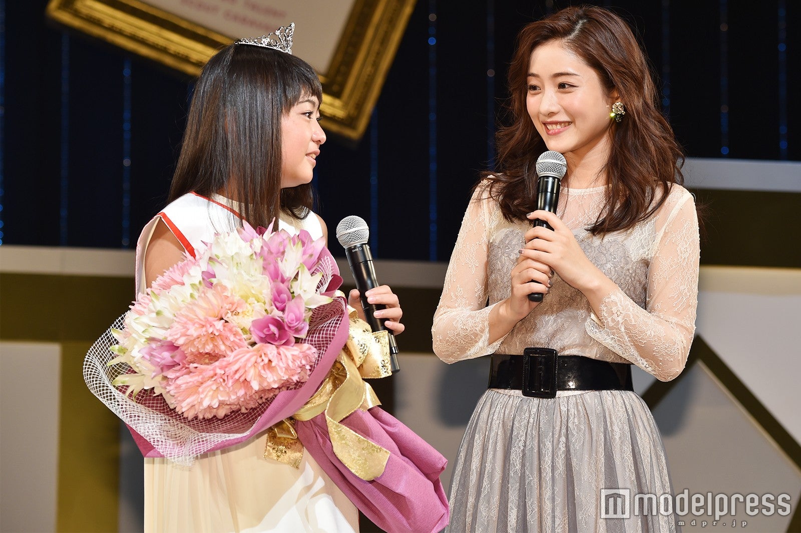 柳田咲良さん、石原さとみ（C）モデルプレス