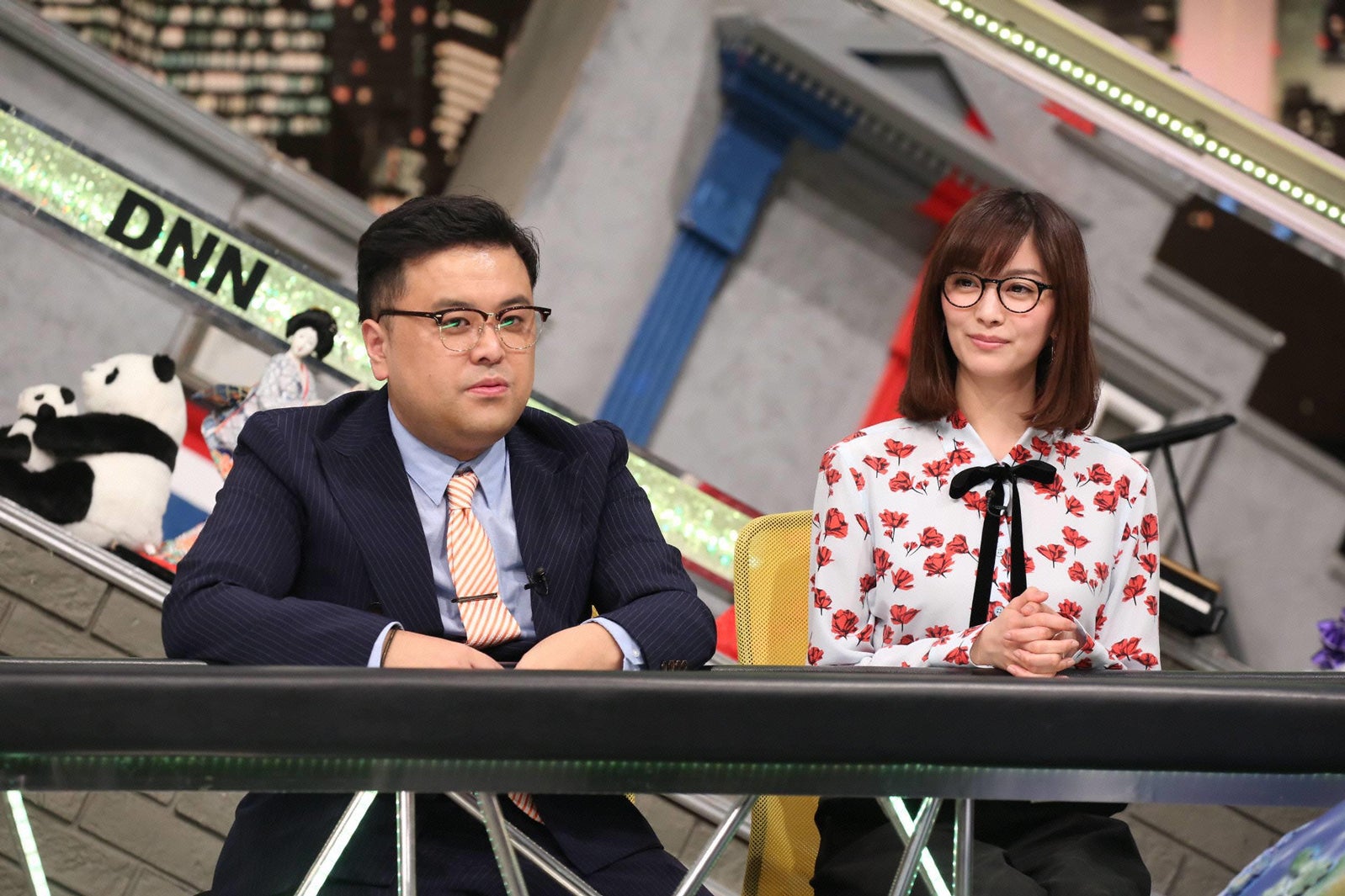 久保田かずのぶ（とろサーモン）、石橋杏奈／画像提供：フジテレビ