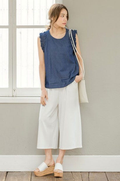 テンセルデニムフリルトップス「Re:EDIT by GALSTAR」2,498円(税込)/画像提供:Re:EDIT by GALSTAR