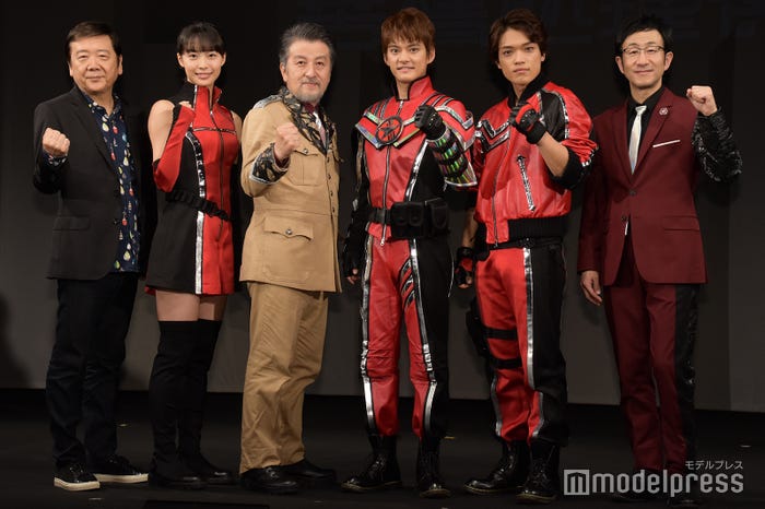 (左から)鴻上尚史氏、駒井蓮、大高洋夫、中山優馬、原嘉孝、矢柴俊博 (C)モデルプレス