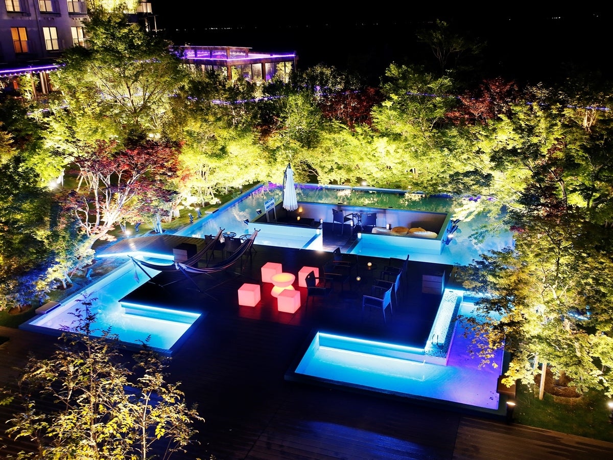 幻想的なライトアップ／画像提供：株式会社ホテル南風楼