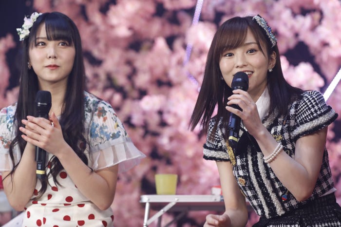 白間美瑠&山本彩(C)AKS