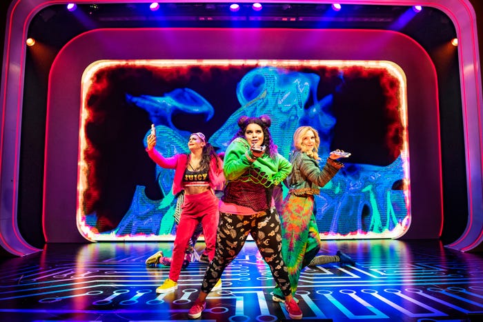 『BE MORE CHILL』(C)photograph of the original London cast Matt Crockett for Dewynters