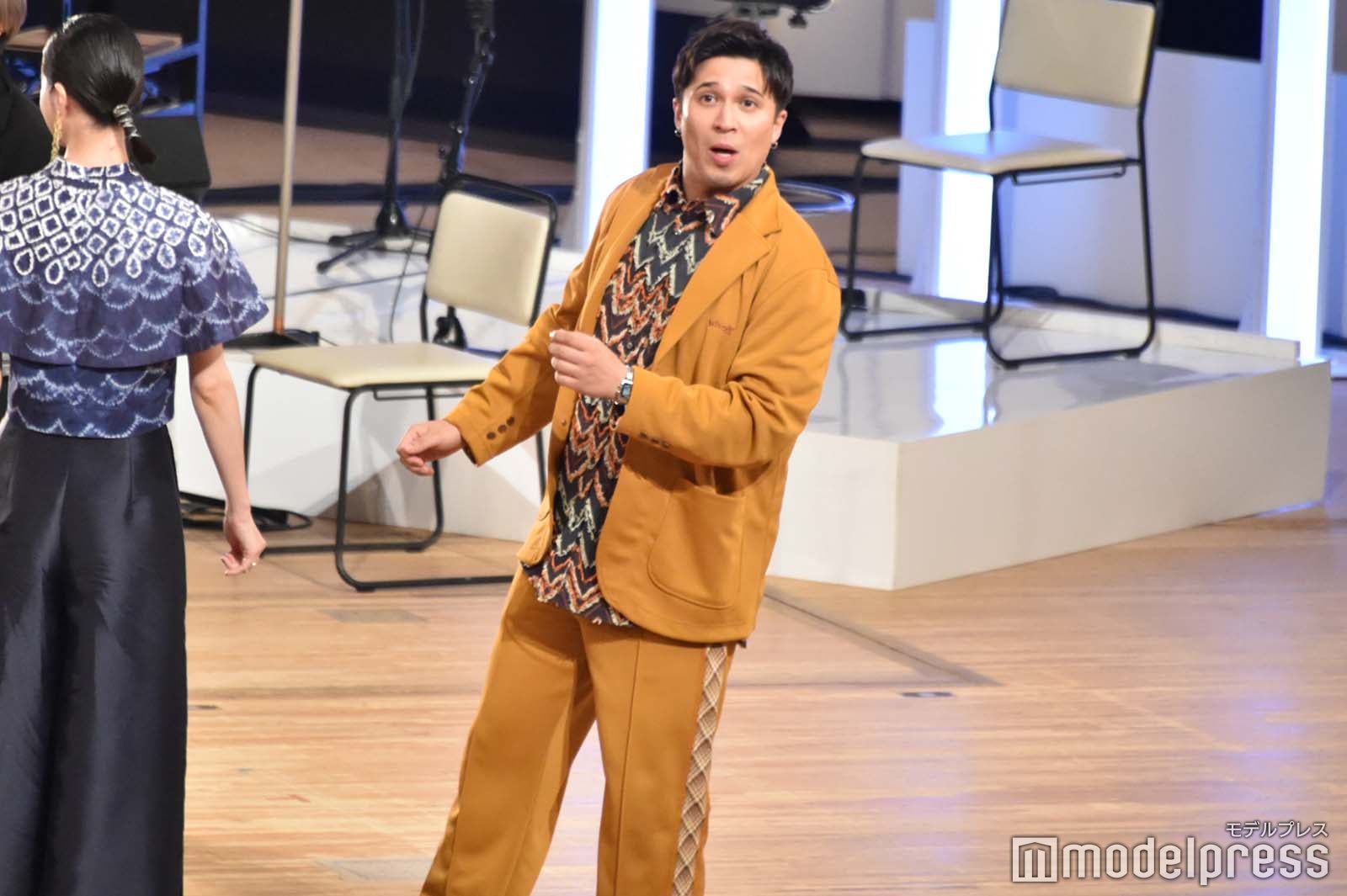 「昴～！」と呼ばれて振り向く木村昴（C）モデルプレス