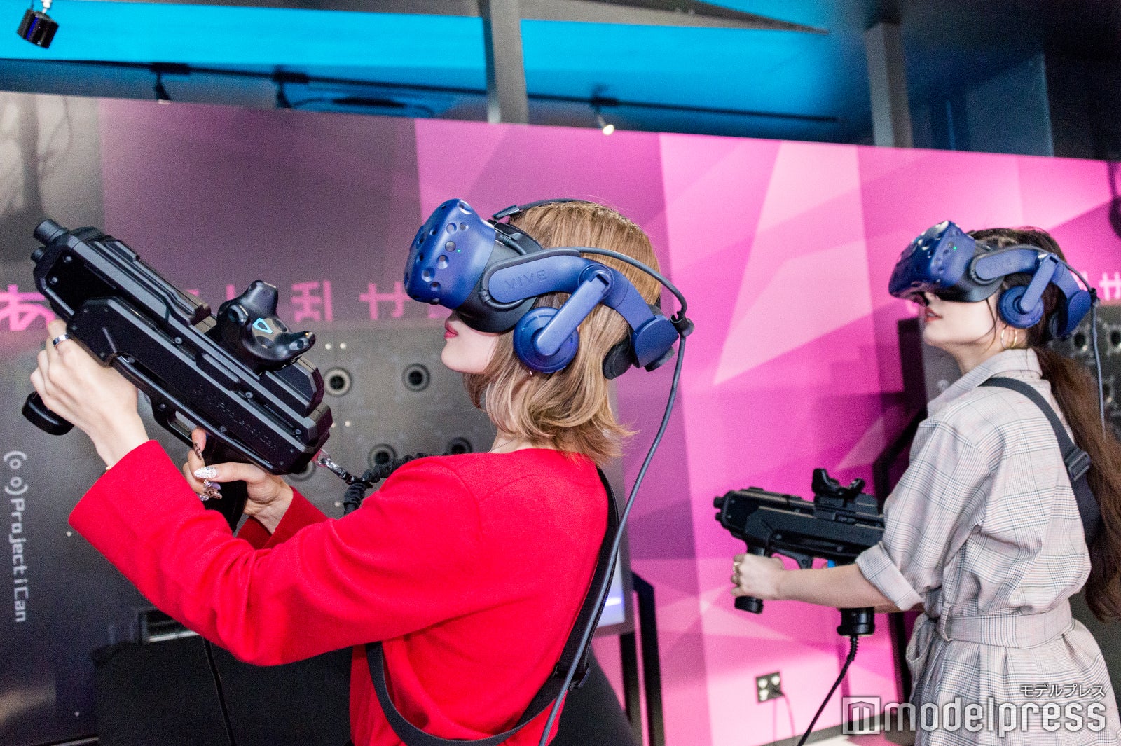 2人で協力しながら「ギャラガ」を撃退（C）モデルプレス