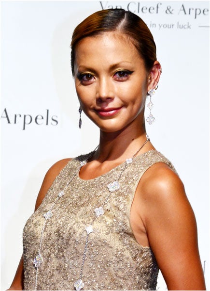 土屋アンナ、小森純の結婚についてコメント　人気ブランドのカフェが期間限定オープン