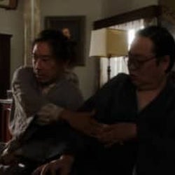 『おちょやん』“テルヲ”トータス松本が撮影所で大暴れ ネット「早くテルヲを追い出して!」