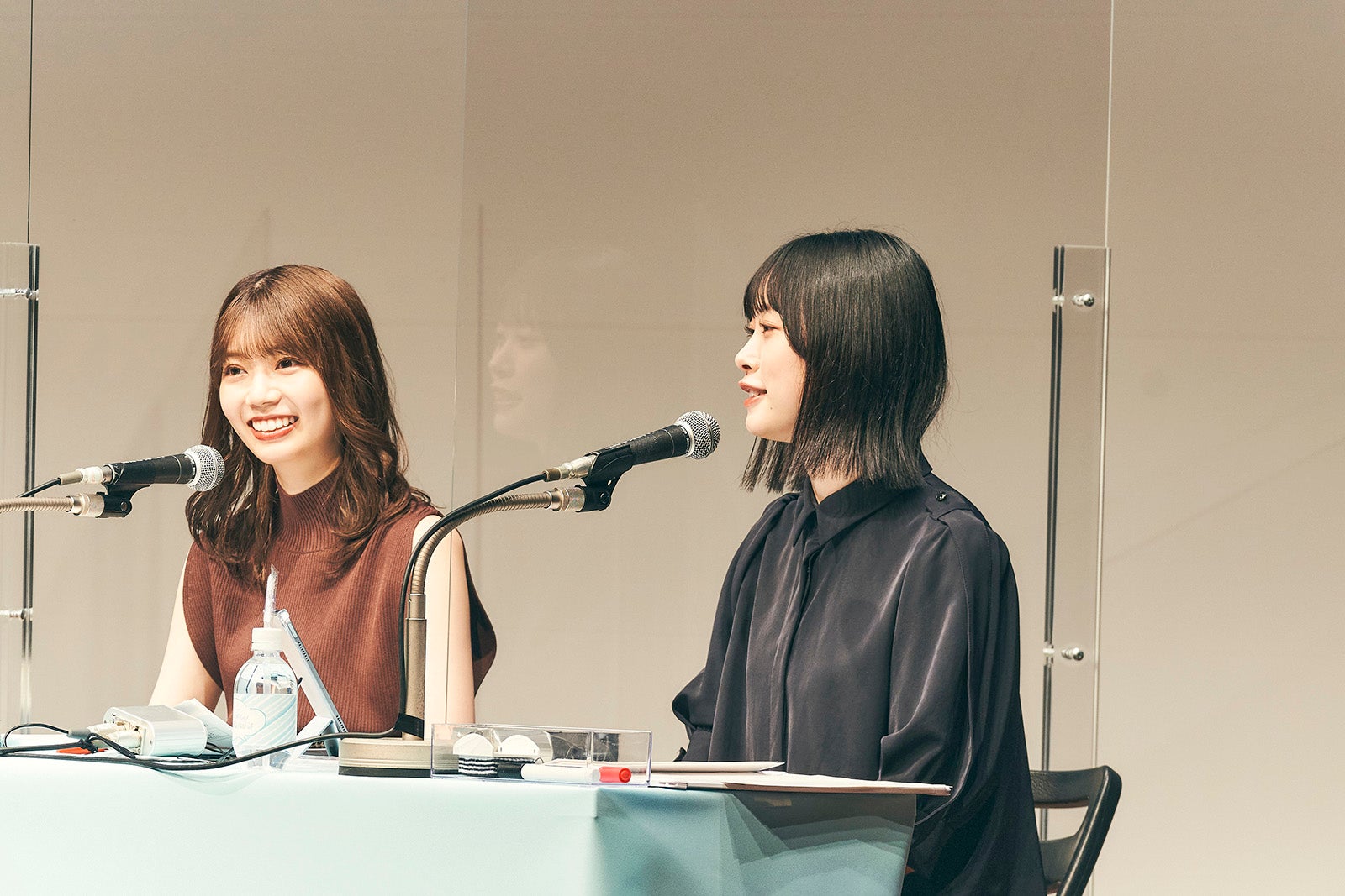 高本彩花、高橋未来虹／「ひなこいpresents日向坂46松田好花の日向坂高校放送部」公開収録より（提供写真）