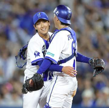 DeNA・深沢がプロ初完投初完封で2勝目 11安打8得点と打線も爆発で、ヤクルト戦6連勝