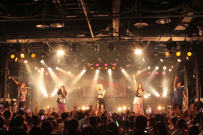 lol(画像提供:avex)