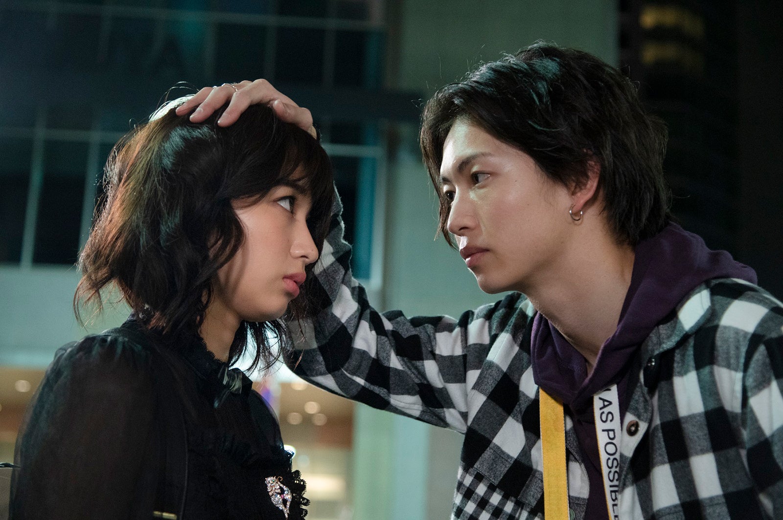 第4話坂ノ上茜、綱啓永（C）AbemaTV, Inc.