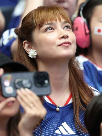 W杯現地観戦で話題の平愛梨「長友さんを支えてくれて、ってお礼されるんですが」SNSで発信「ただ基本的なことをやってるだけ」