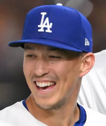 エドマンに第2子長女誕生、長男とそっくりプクプクほっぺ♥メガネの妻が自然体 奥さま会も「もう彼女に夢中♥」「なんて可愛い！」祝福殺到