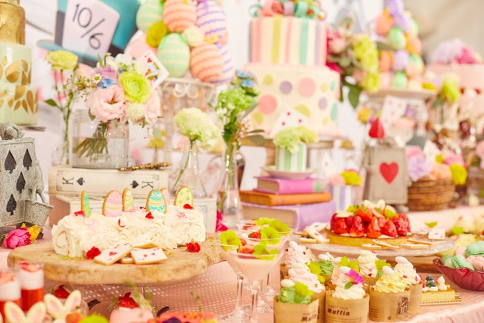 アリスのフラワーティーパーティー～不思議の国のイースターガーデン～／画像提供：ベストブライダル