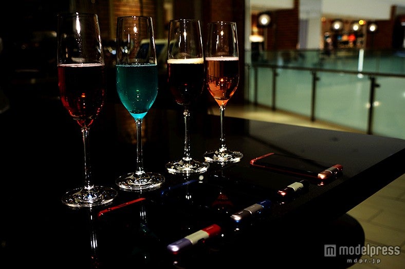 期間限定で発売される「INFOBAR A03」にちなんだオリジナルカクテル