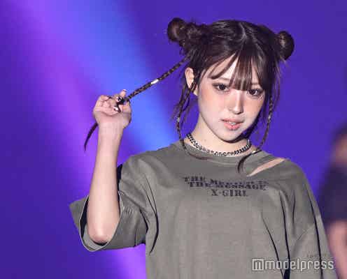 MINAMI、ミニ丈で抜群スタイル輝く キュートなツインお団子姿で登場【TGC熊本2025】