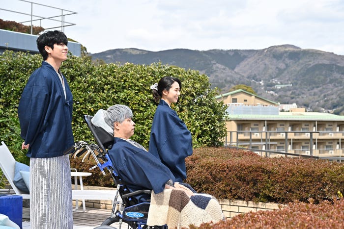 チェ・ジョンヒョプ、立川志らく、二階堂ふみ「Eye Love You」最終話より(C)TBS