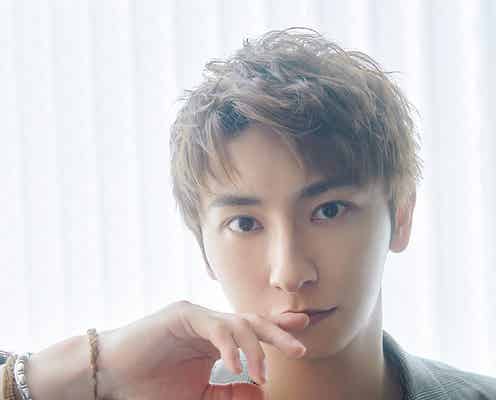 AAA與真司郎「ar」登場 ファンにメッセージ「待っていて」