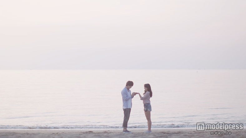 「ずっとマイラブ feat. HAN-KUN ＆ TEE」MVより