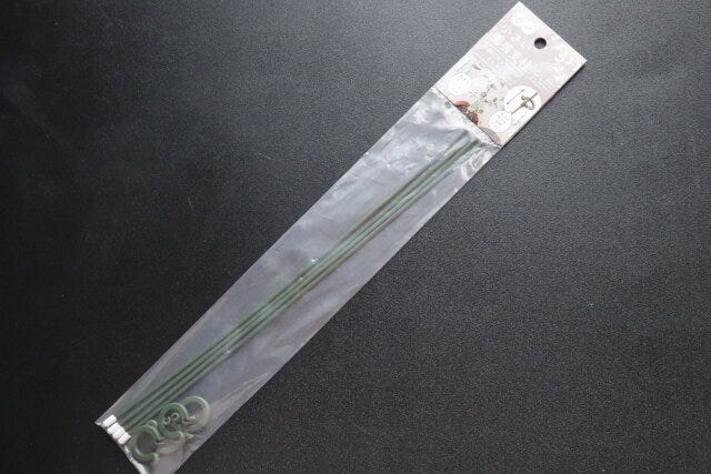 セリアの便利な小さい園芸支柱