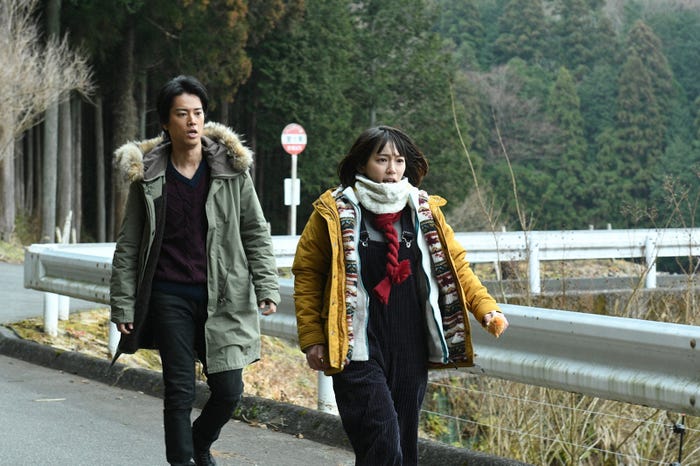 桐谷健太、吉岡里帆/「きみが心に棲みついた」第5話より(C)TBS