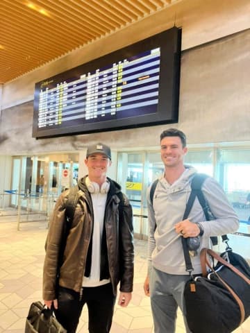 阪神新助っ人投手 ルーカスとラグズデールが入国「タイガースの一員になることができて興奮」「日本の野球を楽しみながら」