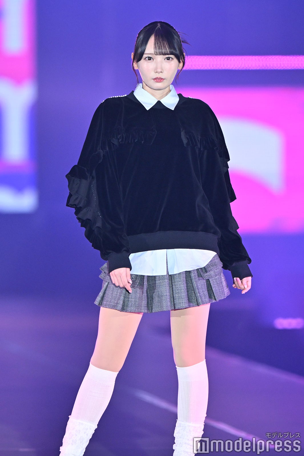 ≠ME鈴木瞳美、ウインクでアイドルオーラ全開【GirlsAward