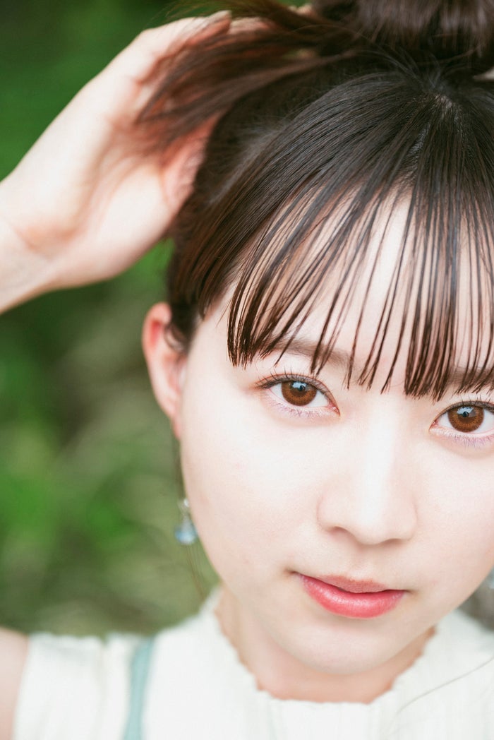 “美しすぎる卓球選手”菊池日菜、圧倒的透明感 南アルプスで撮影の自然体ショット
