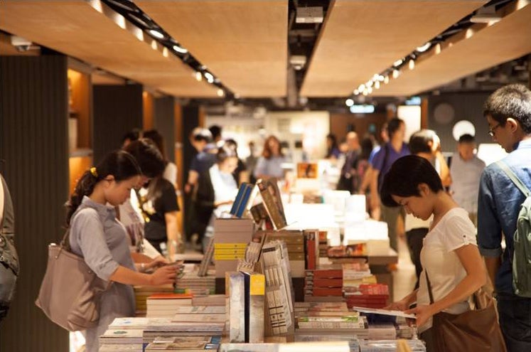 書籍・文具雑貨ゾーン／画像提供：三井不動産