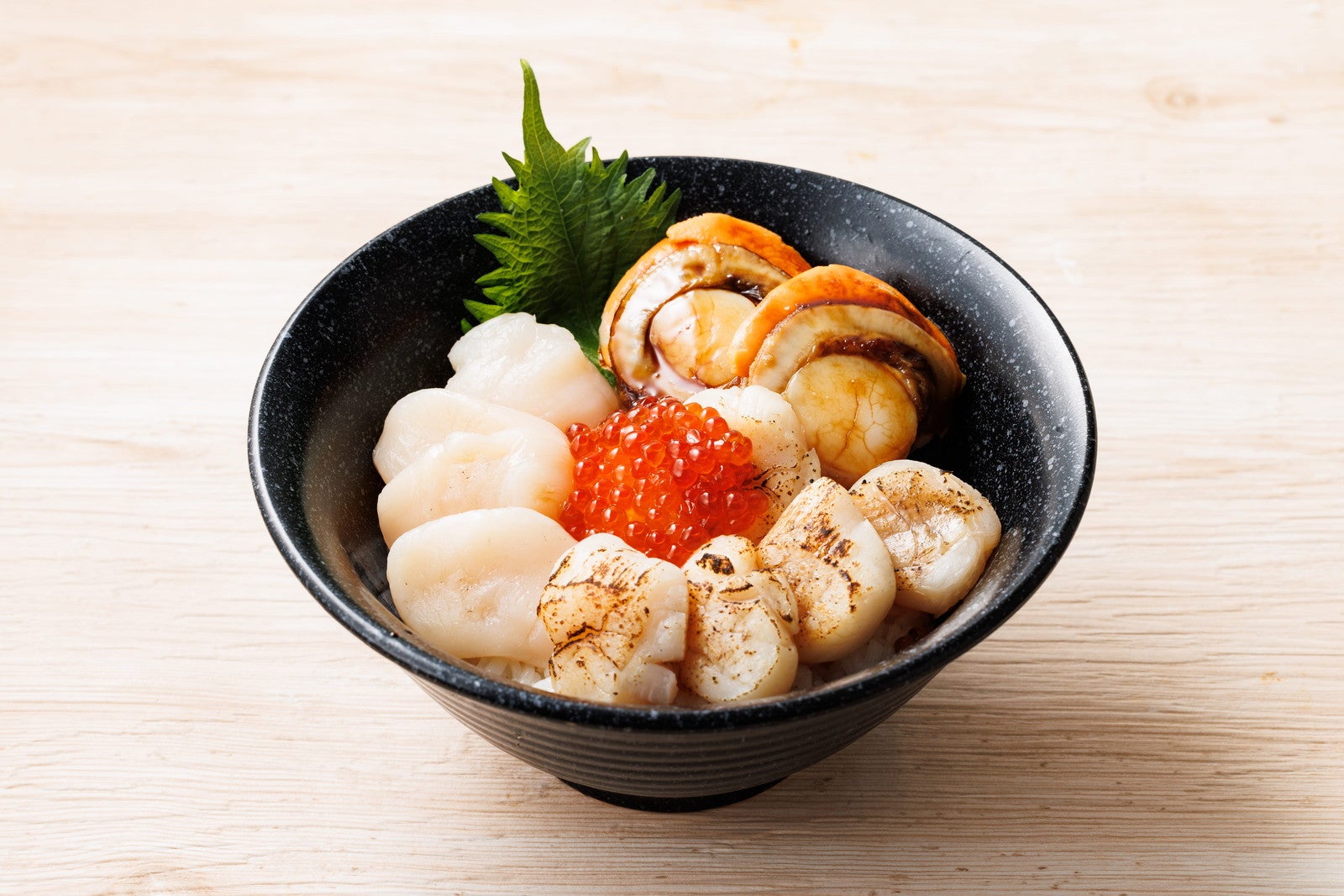 ホタテ応援隊_北海道産ホタテ食べ比べ三種丼（提供画像）