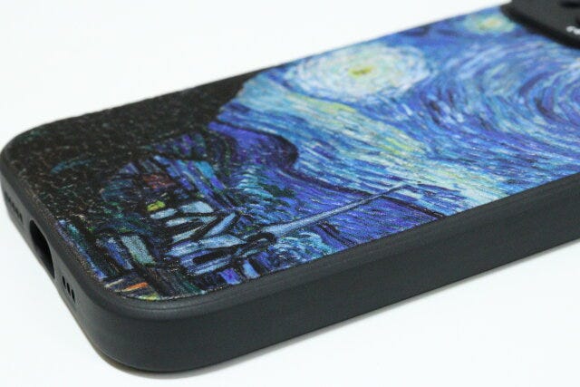 ダイソーの高クオリティなiP15/14用ケース　立体印刷　星月夜
