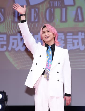 佐久間大介 元殺し屋役で驚異の役作り「家でモデルガン持ち歩いて、急に構えた」 会見にも持参→小沢仁志「職質食らったらどうするんだ！」