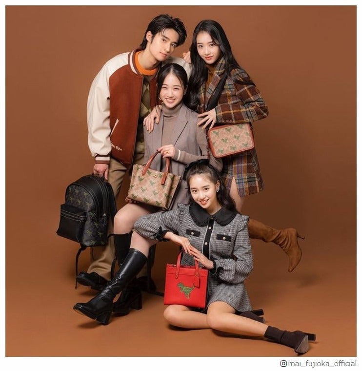 藤岡弘、の息子・真威人ら兄妹4ショット公開「理想の家族」「本当に美男美女」の声