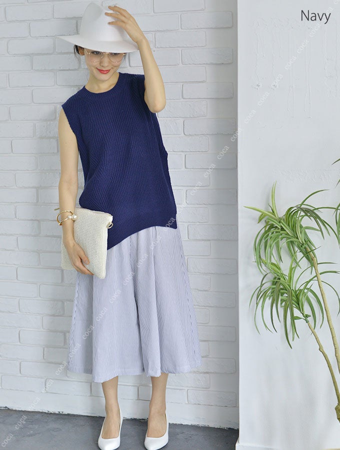 サイドスリットのノースリーブニット「coca」2,690円（税込）