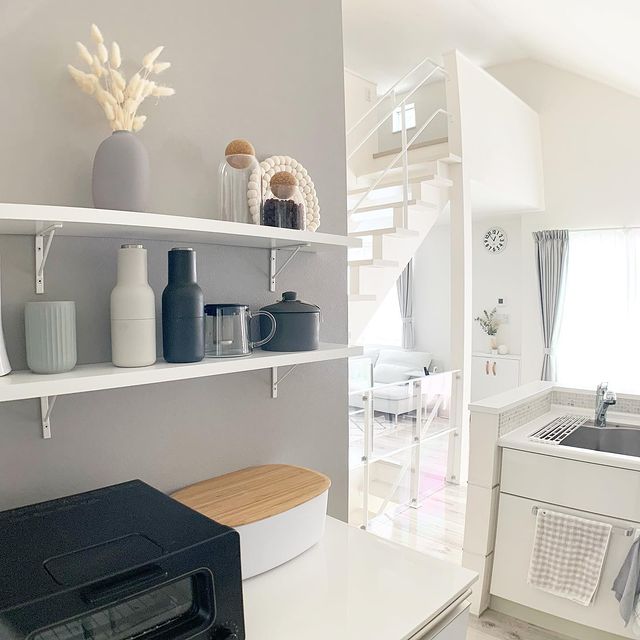 おしゃれなキッチンの飾り棚に憧れる 思わず人に見せたくなる素敵な空間作り実例 モデルプレス おしゃれなキッチンの飾り棚に憧れる 思わず人に見せたくなる素敵な空間作り実例 モデルプレス