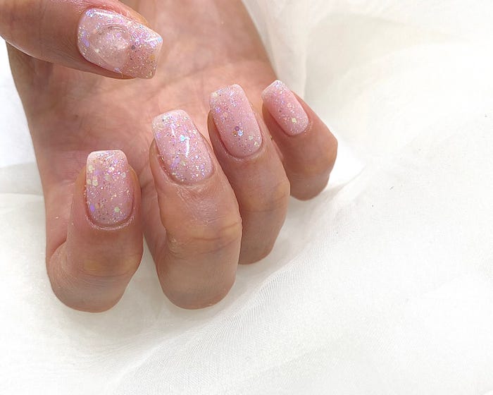グリッターネイル(画像提供:esNAIL)